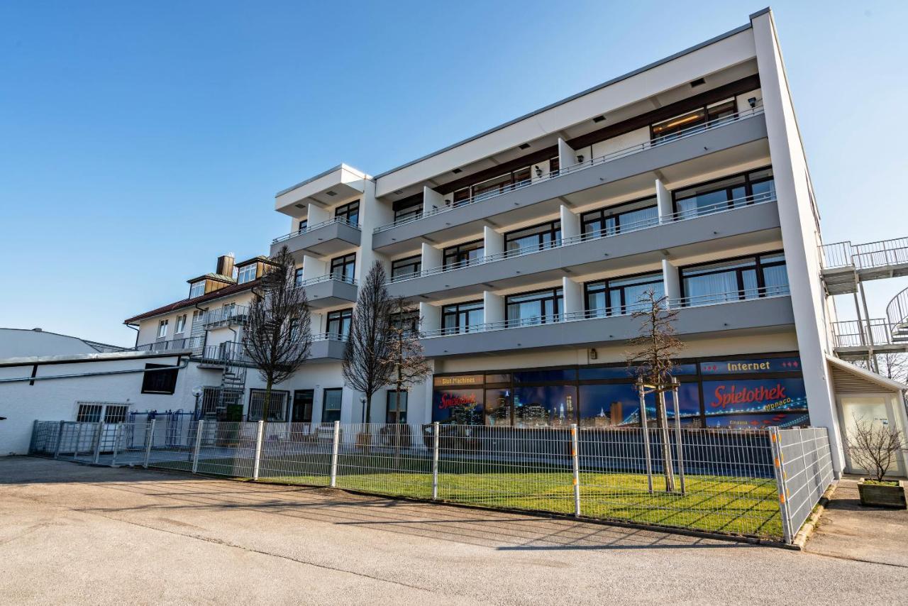 Apartment Huber Living Basic 105 *